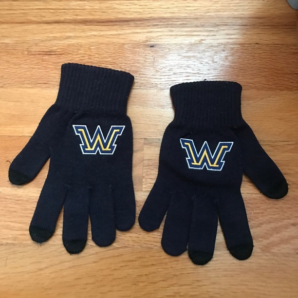 Accessories - Wilkes University winter gloves